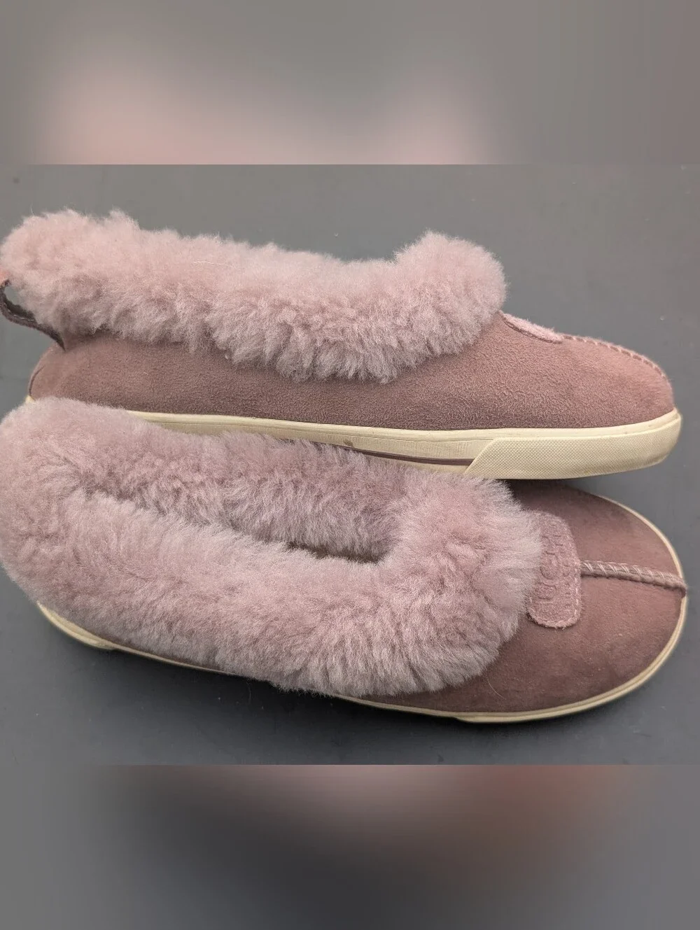 Ugg Girls Sheepskin Slippers Size 4